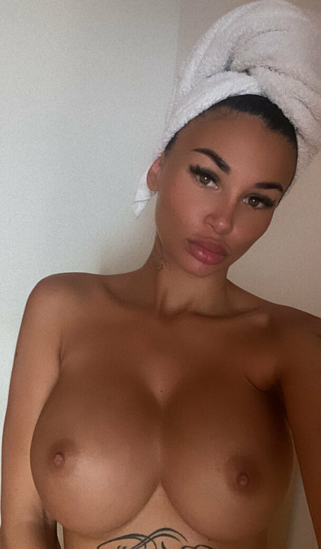 Meganbloomhot exclusive pornstar archive