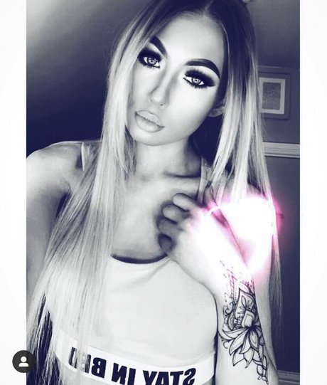 Hollyjoballard star pretty pictures