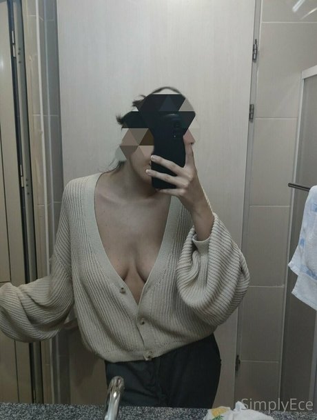 eceturkishangel star nude photo