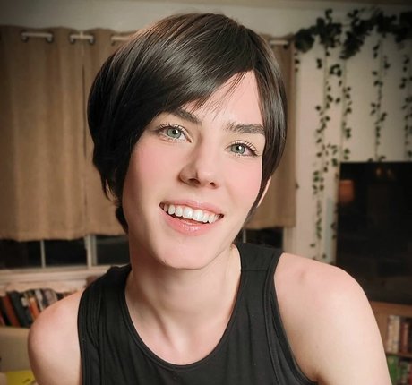 Maggie Mae Fish model photos