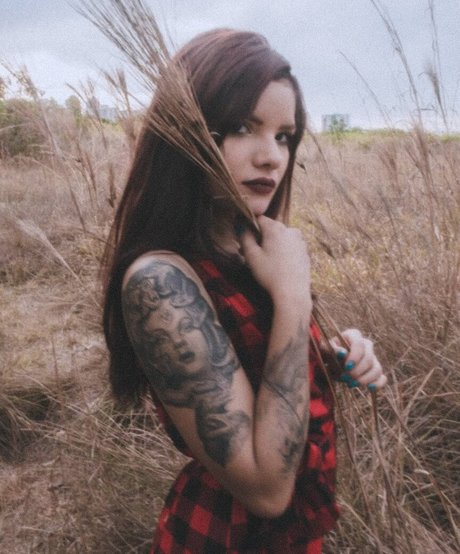 Jessie Cardim xxx model photo