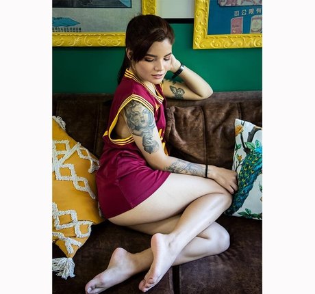 Jessie Cardim nice star photos