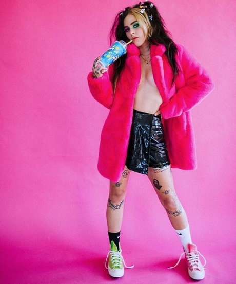 CrayCraysounds model nice photo