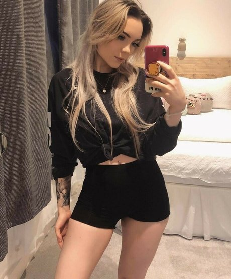 missbaffytwich model beautiful image