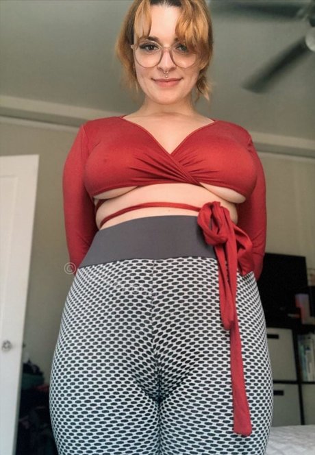 Mari Sappho exclusive actress pic