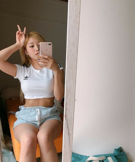 YoonHyoonAikuros actress photo