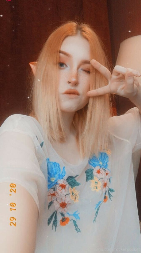 rocketpocket model hot pic