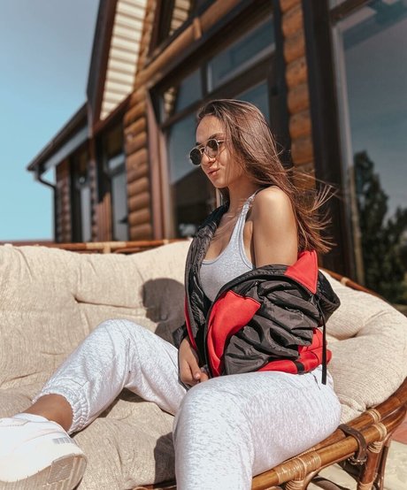 emilyemrata2 erotic star images