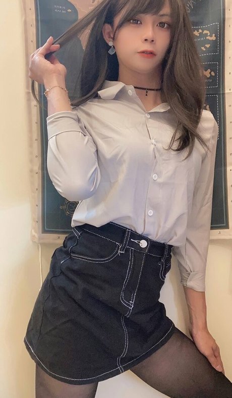 Luoluo adult model images