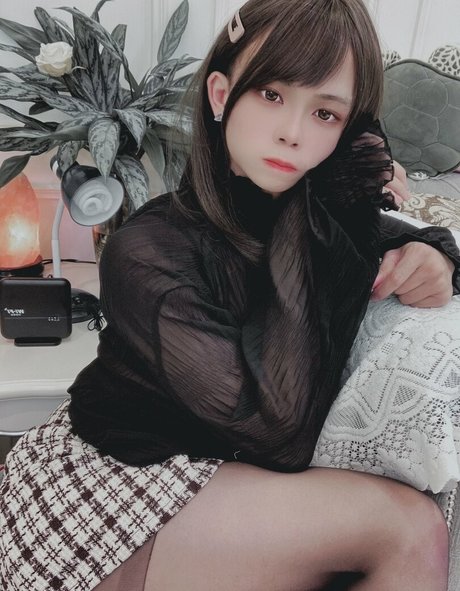 Luoluo xxx pornstar images