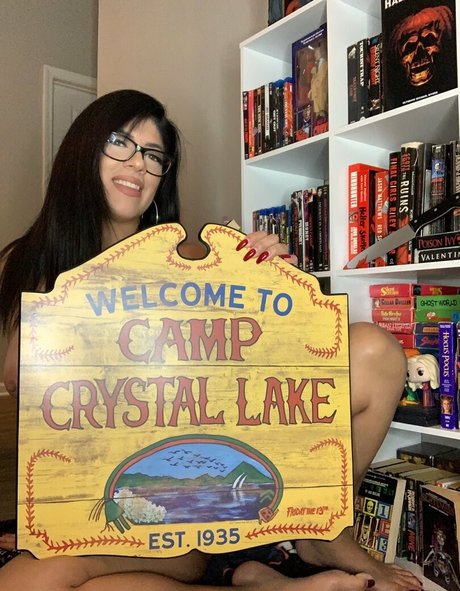 Gabby Zombie art star photos