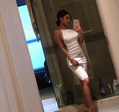 Ellie Lou perfect model pictures