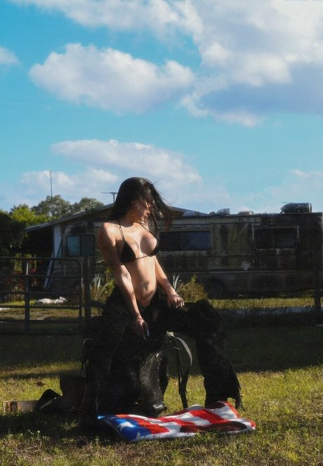 izzy svmmer hd model pictures