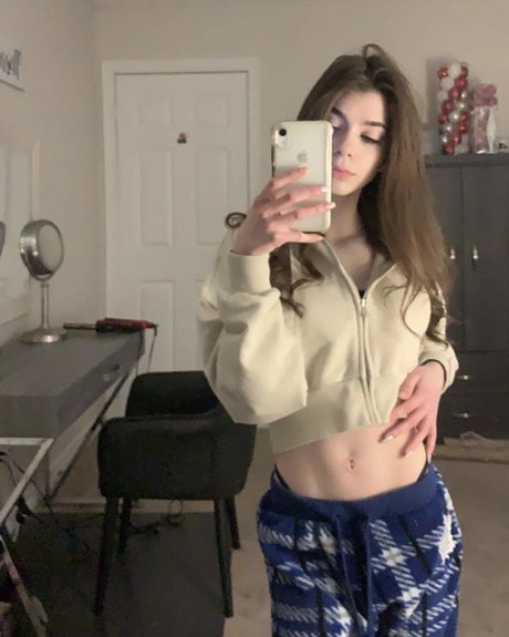 Katie Isnor art star images