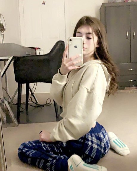 Katie Isnor erotic pornstar pictures