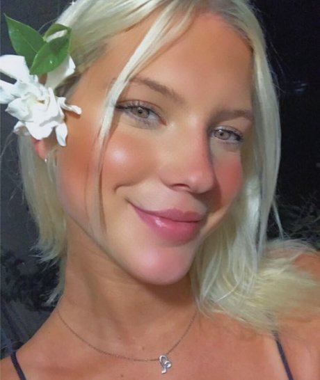 Lexie toth art star archive