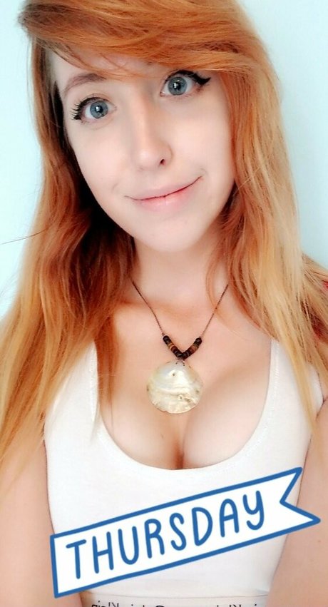 Moon IRL model perfect pictures