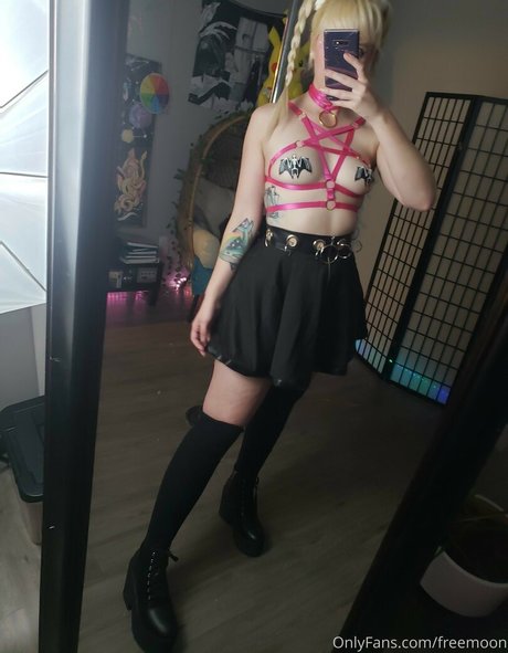 Moon IRL erotic model pictures