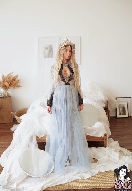 Elisarose model adult pics