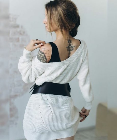 ksush plush_ model pornographic picture