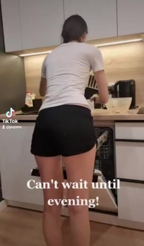 Pupsik55 model hot img