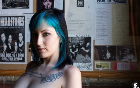 Clea SG pornstar nude img