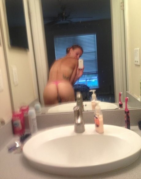 Sesil Karatantcheva beautiful model galleries