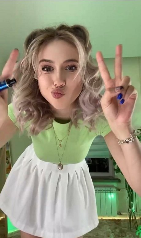 Fairysusan erotic model pic