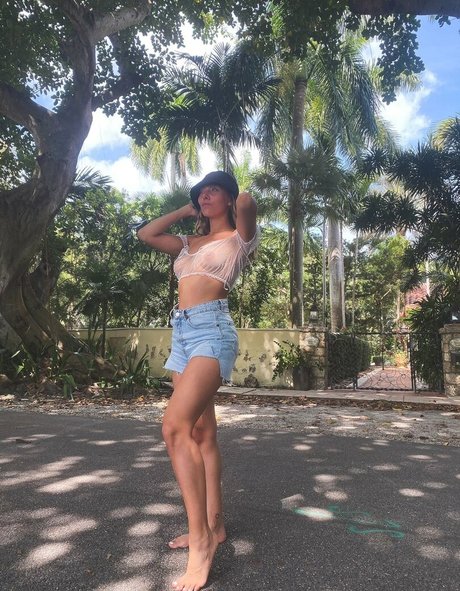 Larissasskin1 star art photo