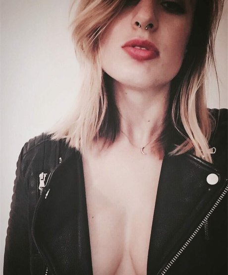 Sophieandjune art actress photo