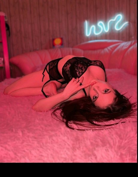 Lissanna pornographic actress pictures