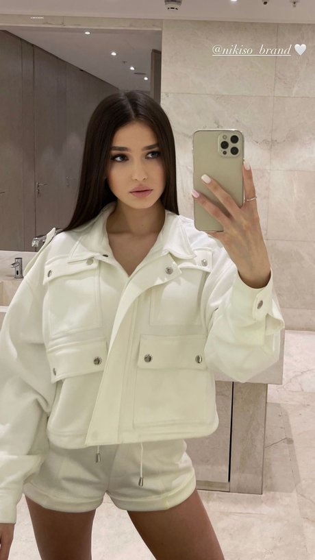 Alexandra Zavrazzhnova top pornstar images