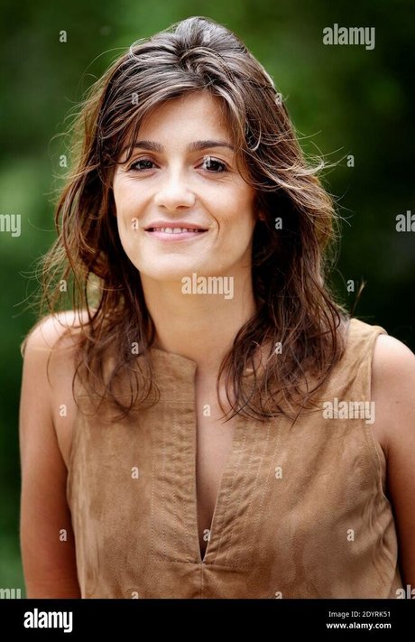 Tania Young naked pornstar pictures