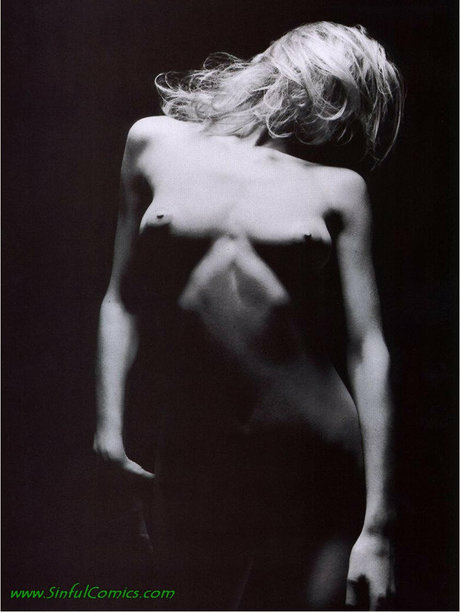 Eva Herzigova perfect actress image