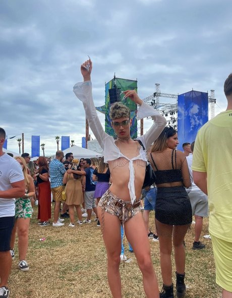 Ale theis hot model galleries