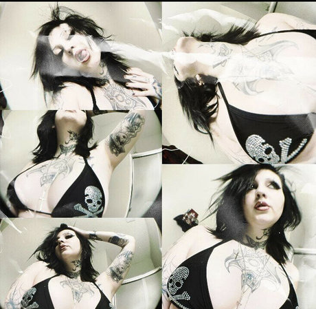 HorrorHaily exclusive model pics