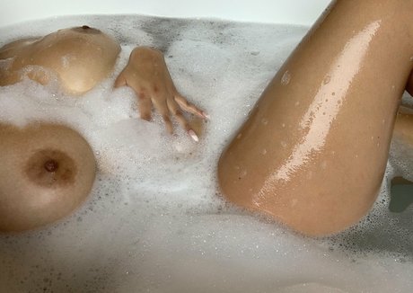 Bonital0lita model adult photos