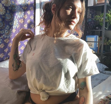 Rainbow Nymph sexy actress pics