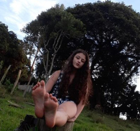 Friend s Pretty Feet best star images