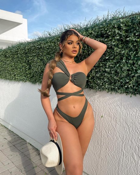 Dayanna Comas naked star image