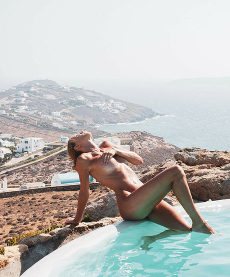 Taylor Mega best actress galleries