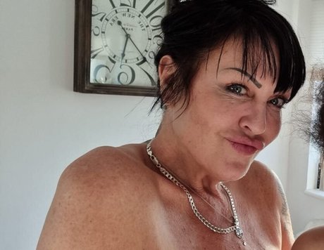 Mum Vs Daughter pretty model photos