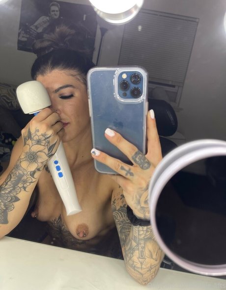 SuchaGoodGirlDanie art model image