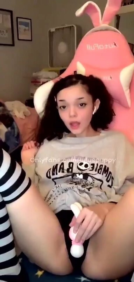 Strawberryypuppi pornstar erotic pic