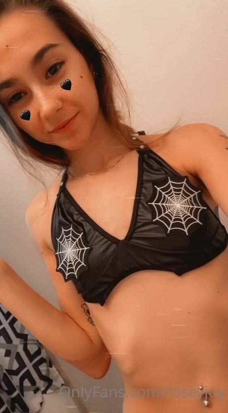 Roseyjoy top actress pics