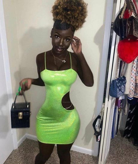 Cyn Kaine beautiful actress img