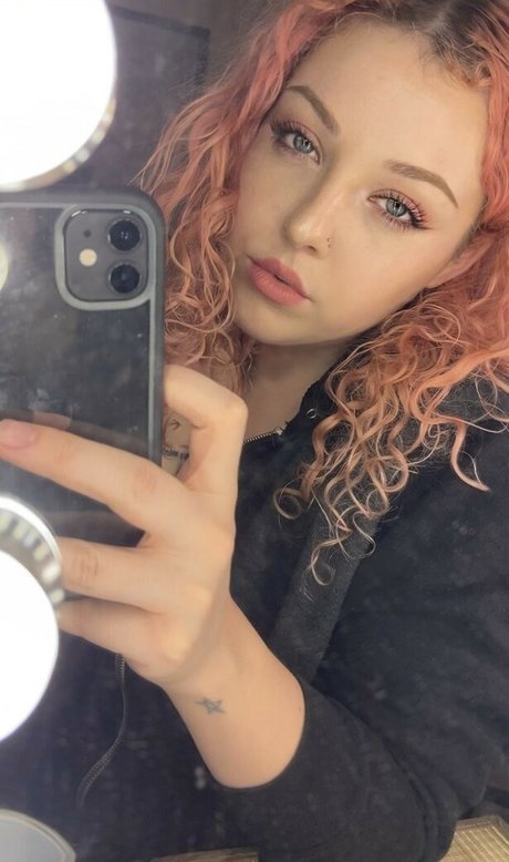 Pinkthemagicdragon hot star pictures