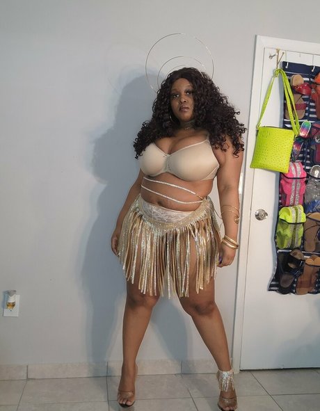 DivineJinn nude model archive