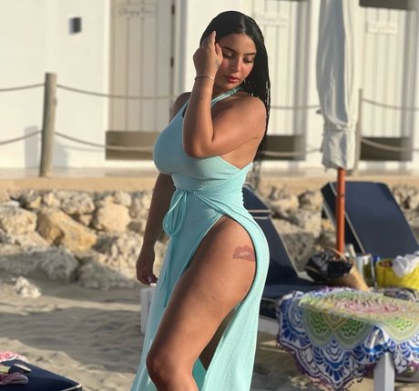 Wejdan Benarous model pictures