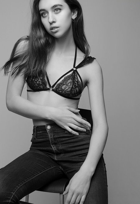 Diana Pozhidaeva xxx pornstar archive